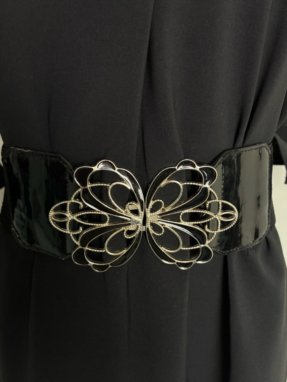 Plus Size 2XL Black Patent Elastic Waist Belt with Silver Butte Filigree Buckle